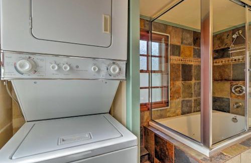 Historic District House | Historic Breck Cabin with Hot Tub Walk to Main St!