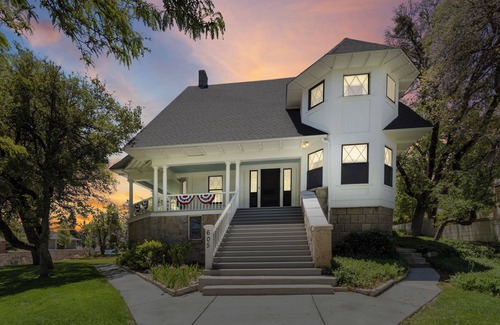 Prescott House | HIstoric Brinkmeyer Manor