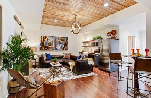Historic District - North Condo | Historic Building | Downtown Nightlife