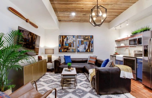 Historic District - North Condo | Historic Building | Downtown Nightlife