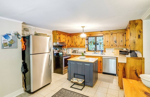 Catskill House | Historic Catskills Farmhouse: Ski, Hike & Relax!