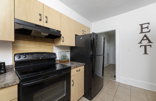 Cherry House | Historic Cherry Bungalow -Midtown less than 1 mile from City Center