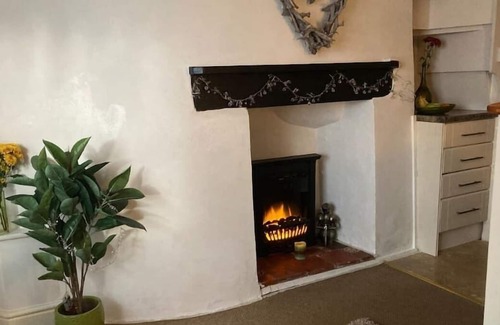 Tewkesbury House | Historic Cosy Tudor Cottage-Fireplace-High Street