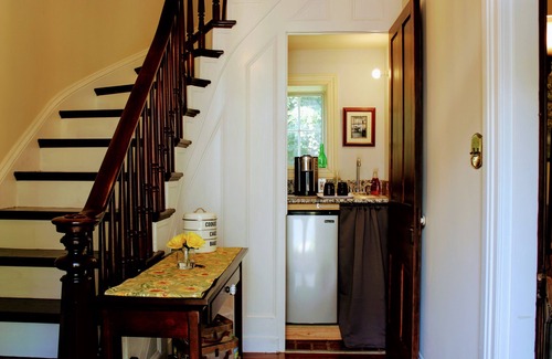 West Chester Cottage | Historic Cottage in West Chester PA - Two miles from town.