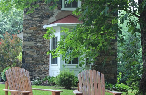 West Chester Cottage | Historic Cottage in West Chester PA - Two miles from town.