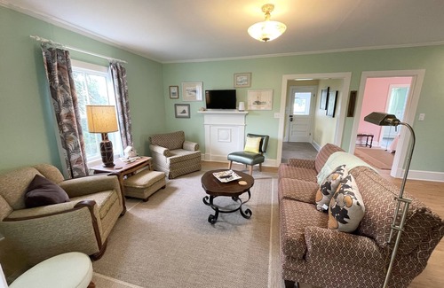 Ocracoke House | Historic Cottage with great Lighthouse View-3BR/2BA-Ocracoke Island