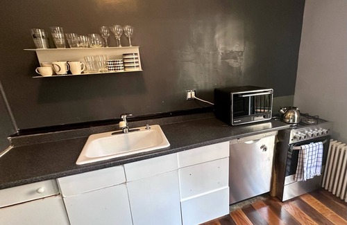 Dupont Circle House | Historic DC rowhome - five minutes from the White House