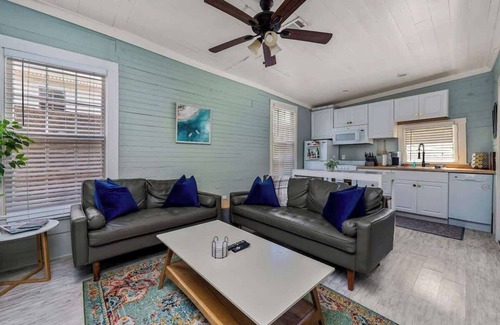 Historic Downtown Savannah Cottage | Historic District + Hot Tub + Walk to Forsyth Park