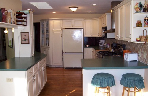 Old Town House | Historic District! Walk to village! Outdoor living space, huge yard! Hot tub!
