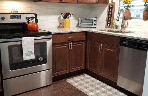 Mount Dora Cottage | Historic downtown Mt Dora 100 year old adorable cottage