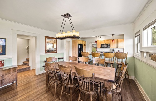 Truckee Cabin | Historic Downtown Truckee Home, Walkable to Shops and Restaurants, Perfect for Families and Groups!