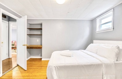 Fall River House | Historic Fall River Guest Retreat Near Providence!