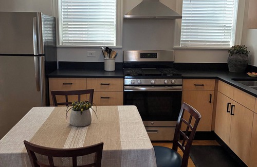 Brighton Park Apartment | Historic feel, Modern comfort Walk to parks and food in beautiful Chicago