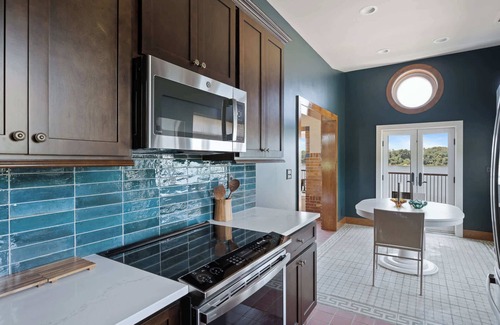 Glenview House | Historic Gaffney House, Exclusive River Estate