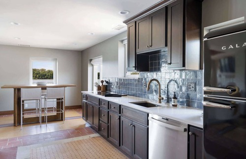 Glenview House | Historic Gaffney House, Exclusive River Estate
