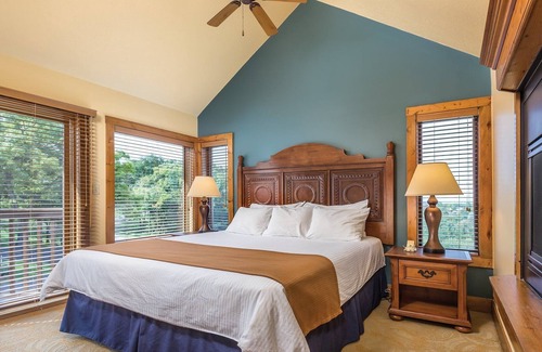 Hanover Resort | Historic Galena Resort 2Bedroom