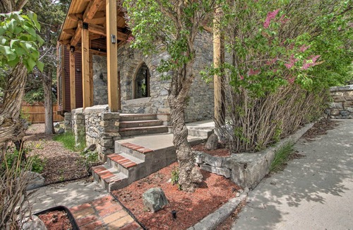 Helena Cottage | Historic Helena Retreat - Near Dtwn & Mt Helena!