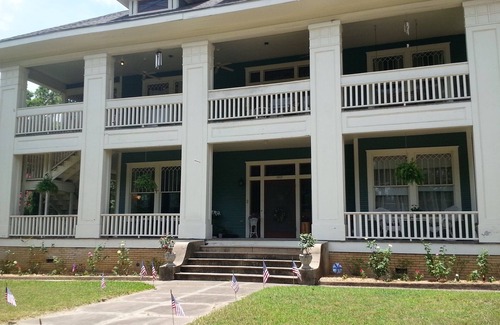 Brenham House | Historic Holle House, Beautiful private 2nd Floor Apt. with modern amenities.