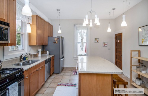 Capitol House | Historic Home with Modern Amenities walkable to Downtown