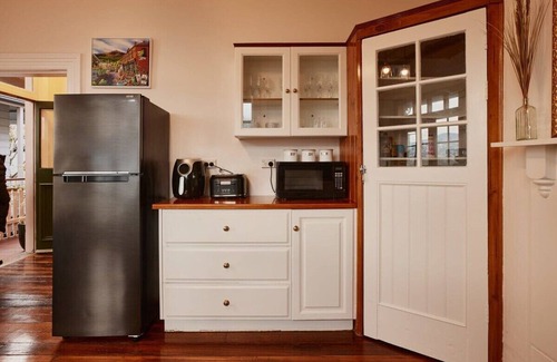 Glebe House | Historic Home with Views. Close to City Sleeps 6