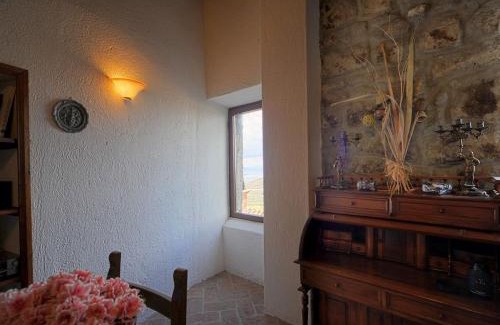 Montefiascone House | Historic house