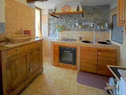 Montefiascone House | Historic house