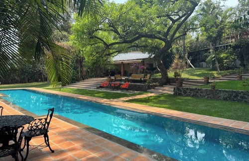 Cuernavaca House | Historic house with service and hot pool (1)