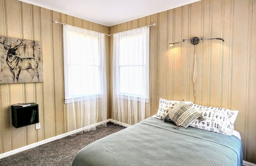 Montgomery Cottage | Historic Idlewild Cottage