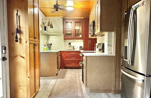 Mount Dora House | Historic Kirby House 5-bedroom pool home, a 5 min walk to downtown Mount Dora