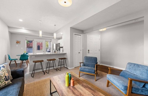 Cleveland Apartment | Historic Little Italy Two Bedroom w/Private Drive
