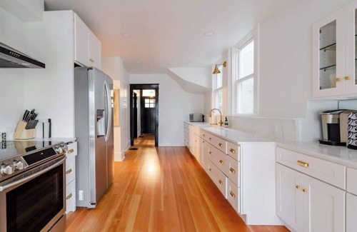 Nob Hill House | Historic Meets Modern | 4BR Walk to NW 23rd