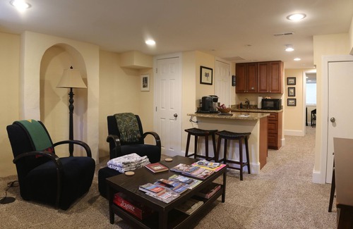 Old Town West House | Historic Old Town Alexandria Cozy Apartment