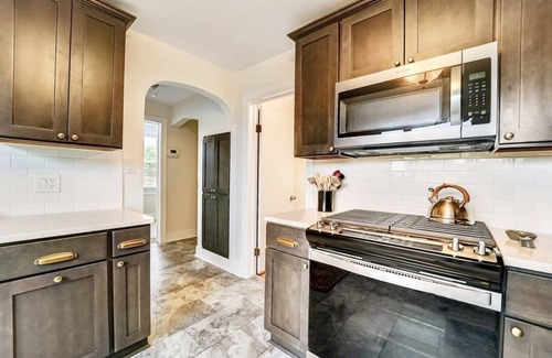 Front Park House | Historic Private Getaway Near Downtown Buffalo!