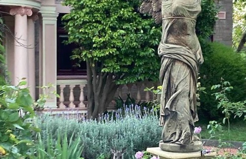 Lithgow House | Historic retreat WENVOE five bedroom mansion, 9 guests