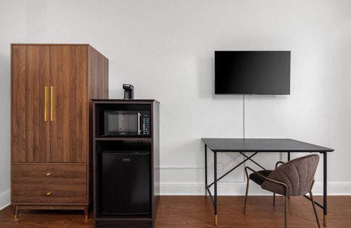 Santa Rosa Apartment | Historic Stonehouse Getaway Minutes to Downtown!