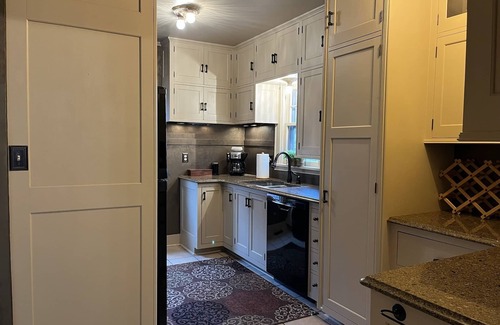 Sioux Falls House | Historic Twin Tudors Inn KP1400 All Rooms (KP1400ALL)