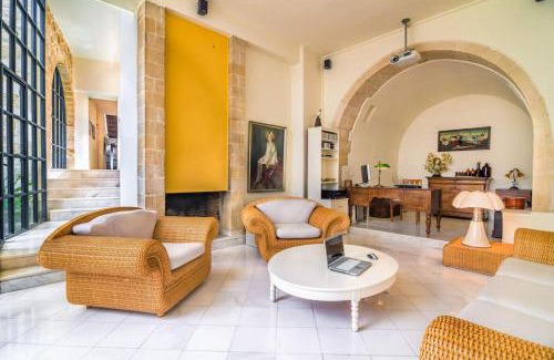 Maroulas Villa | Historic Venetian Castle ideal for family events!
