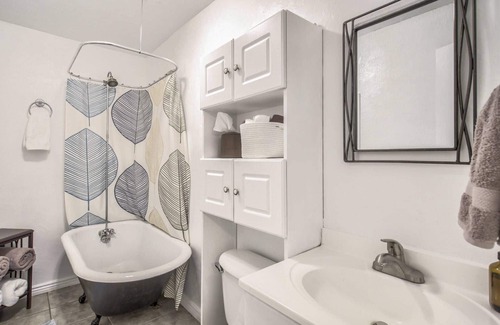 Florence Apartment | Historic Victorian with Outdoor Adventures Close By, WiFi, Cable, Dogs with Fee
