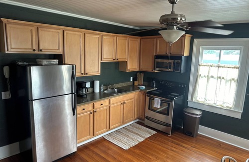 Troy House | Historic Wade-Arscott home, Upper Level 2BR/2BA in Downtown Troy