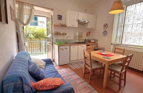 Agropoli Apartment | Historical Center with Garden "The Beach and The Cliff" 4