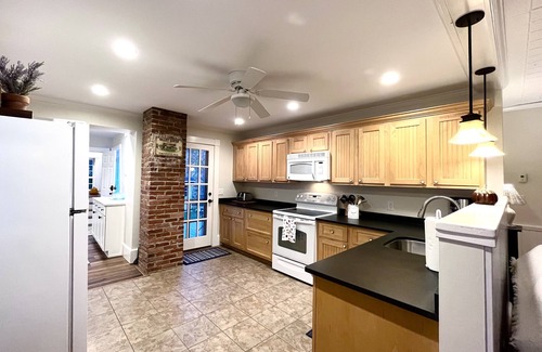 Ogunquit House | Historical charm | Modern amenities | Unbeatable location