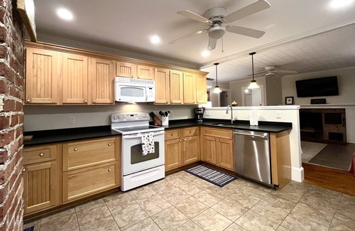 Ogunquit House | Historical charm | Modern amenities | Unbeatable location