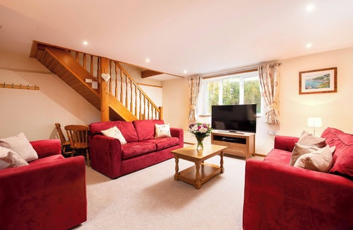Berrynarbor House | Historical large barn for large family gatherings nestled in North Devon