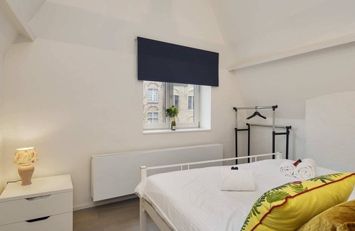 Historical Center Bruges House | Historical Mansion with unique Canal View
