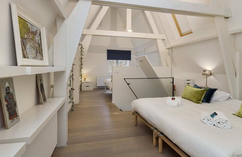 Historical Center Bruges House | Historical Mansion with unique Canal View