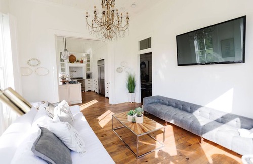 Waco House | Historical Morrow House Season 5 Fixer Upper, Featured In Cottage Style Magazine