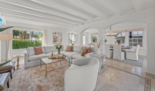 Grandview Heights House | Historical Residence Heated Pool Beach Proximity Indigo Key RESlDENCES