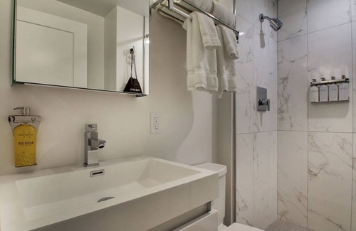 Foggy Bottom Hotel | Hive Queen, Hotel Hive, Clean and Modern, Historic