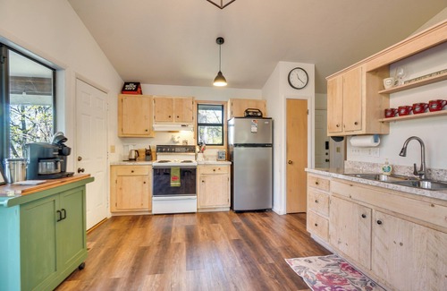 Unaka Cabin | Hiwassee Lake Cabin Near Orchards & Fall Festivals