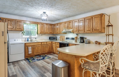 Hiawassee House | Hiwassee River Gem w/Huge Decks: Great for Groups